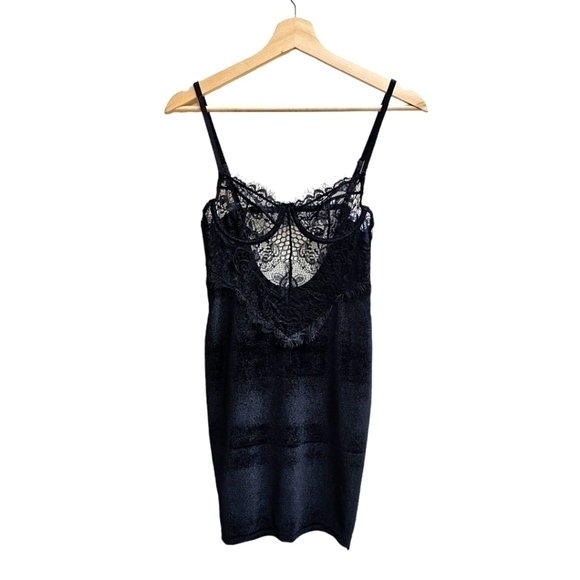 Black Lace Chemise Slip with Sheer Top and Solid Bottom, Size Extra Small - Picture 1 of 10